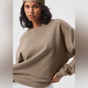 ALO Yoga Accolade Sweatshirt Gravel Small  Relaxed Crewneck